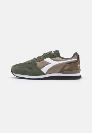 Baskets basses - green