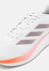 adidas Performance DURAMO SL M - Scarpe da corsa su strada - footwear white/aurora metallic/solar red