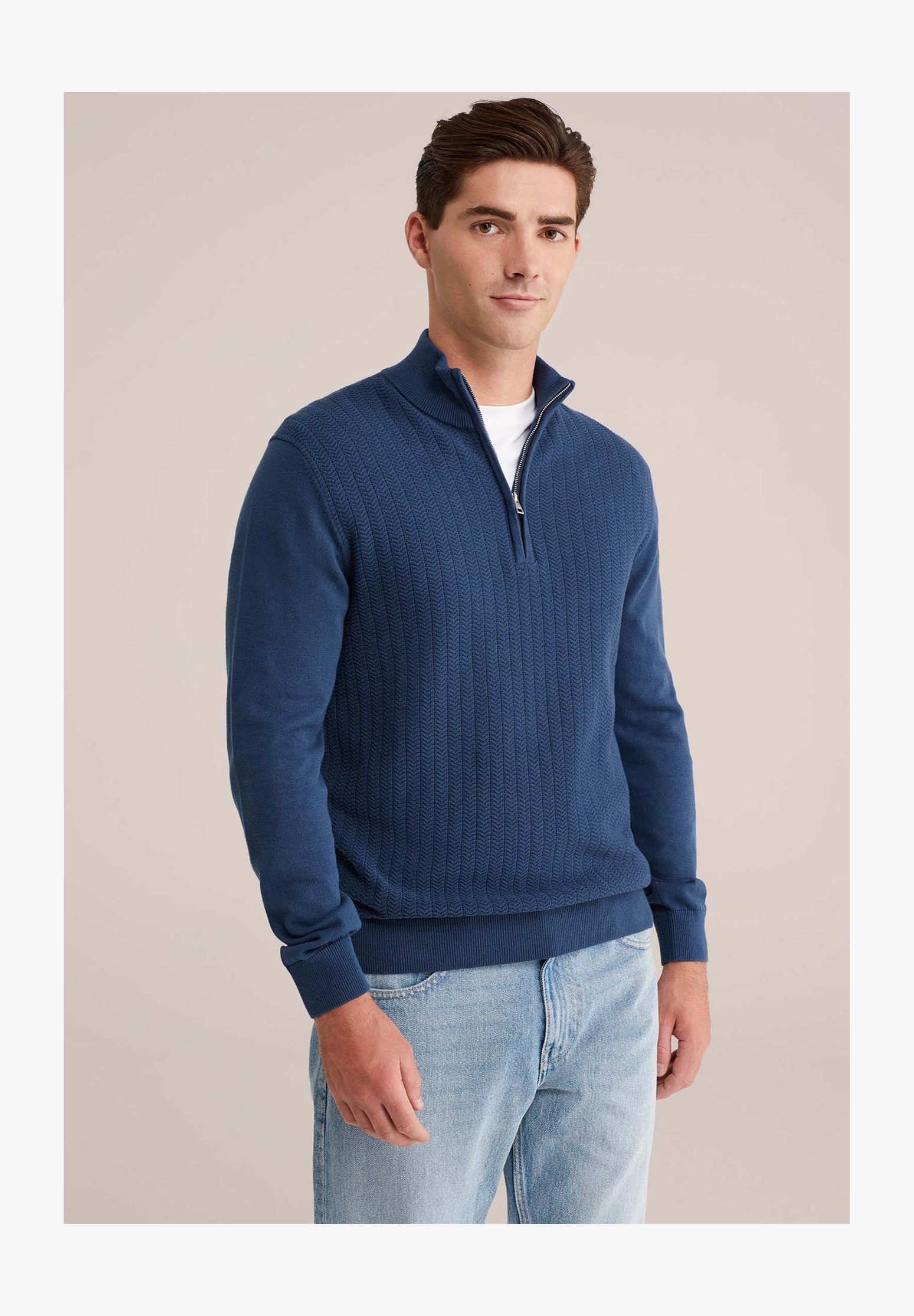 Wilbers Maglione Uomo Natale – Blu E Bianco Con Pois, Fiocchi Di Neve E Babbo Natale Sulla Slitta, Taglia Small