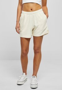Urban Classics Short - off-white