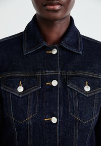 ONLY ONLFREDERIKKE SHAPED - Veste en jean - dark blue denim