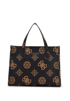 Zwarte Guess shopper met bruine monogrampatronen en dubbele handvatten, merknaam en oprichtingsjaar in zilverkleurige letters in het midden.