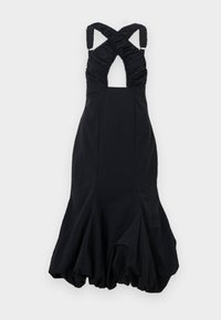 Robe noire sans manches avec bretelles croisées froncées et ourlet évasé et froncé.