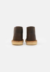Clarks Originals DESERT BOOT - Stringate sportive - camel