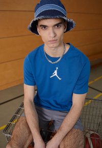 Jordan JUMPMAN SHORT SLEEVE CREW - Sportfelső - industrial blue/sail