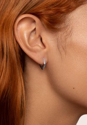 Singularu, Boucle d'oreille individuelle - silver-coloured