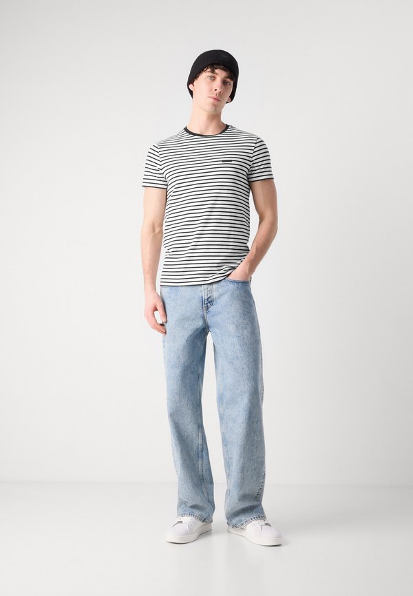 SLIM STRIPE - Print T-shirt4