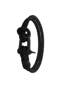 Zwarte gevlochten armband met een geknoopt ontwerp, voorzien van een matte zwarte metalen sluiting. De textuur is glad met een geweven uitstraling.