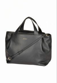 Crna kožna torba s teksturiranim završetkom, s dva kratka ručka i odvojivim naramenicom. Ima zlatni logo i zatvaranje na patentni zatvarač.