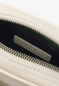 Lacoste ANGY - Taška cez plece - farine