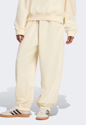 ESSENTIALS LINEAR JOGGER - Pantaloni sportivi - cream white