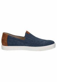 Blauwe canvas instappers met bruine suède accenten, witte rubberen zool en subtiele stikdetails.