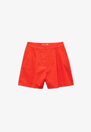 Rote Baumwollshorts mit hoher Taille, ausgestattet mit Frontfalten, Seitentaschen und einem einzelnen Knopfverschluss. Glatte Textur mit einem maßgeschneiderten Design.