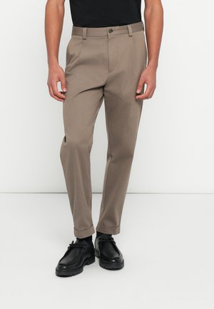KERIN - Nohavice chinos - open brown