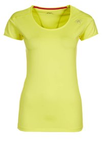 Camiseta deportiva de manga corta en amarillo brillante, con cuello redondo y un logo sutil en la parte superior izquierda. Fabricada con una tela ligera y suave.