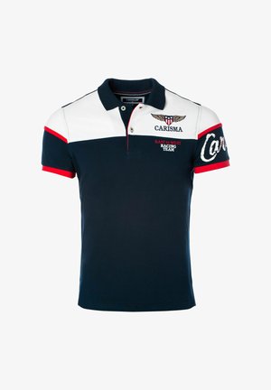 Polo azul marino y blanco con ribete rojo, texto "CARISMA" y "EAST to WEST RACING TEAM", y emblema alado en el pecho.