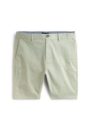 Shorts beige clair longueur genou avec poches avant, passants de ceinture, fermeture par bouton et braguette zippée sur fond blanc.