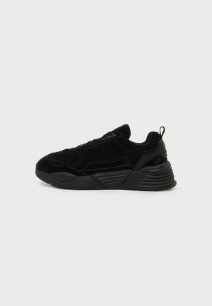 EA7 Emporio Armani, ACE RUNNER SNEAKER - Sneakers - triple black