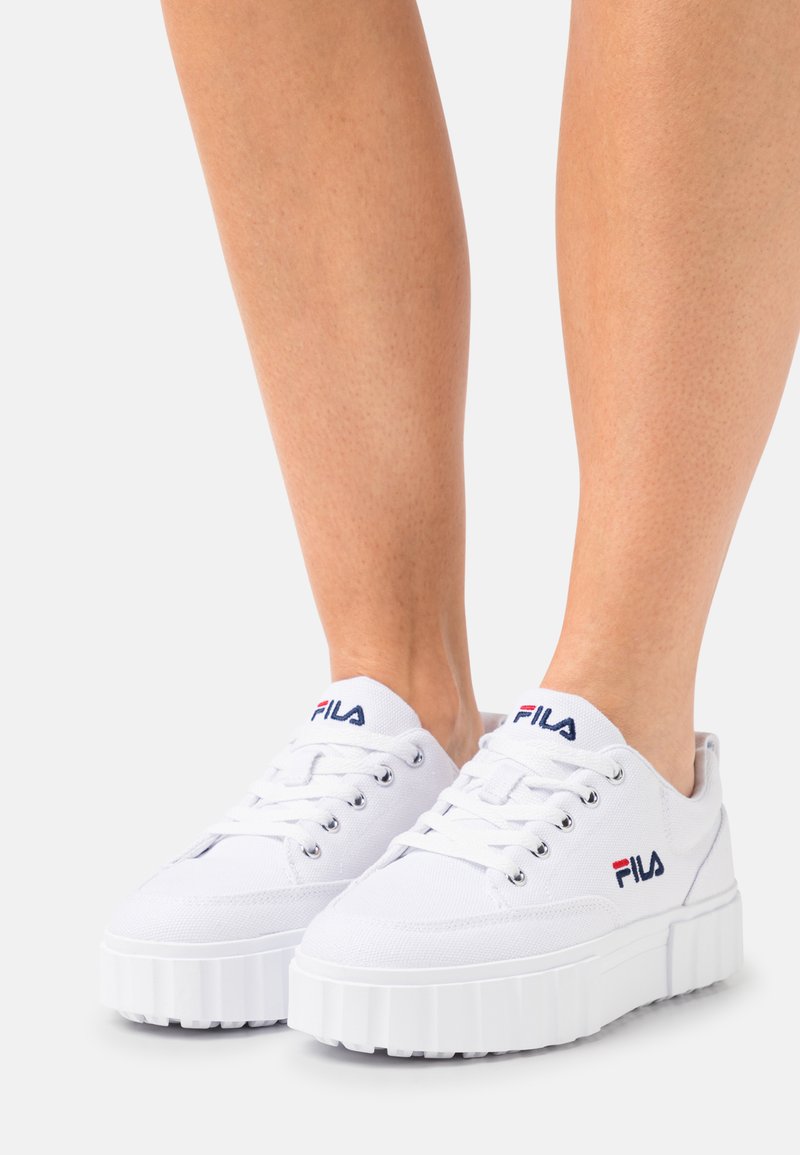 Fila - SANDBLAST - Trainers - white, Enlarge