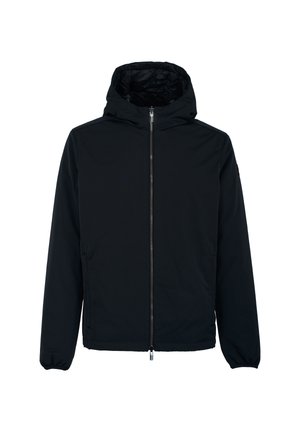 Giacca nera con cappuccio, chiusura frontale a zip, polsini elasticizzati e design minimal. Presenta un rivestimento interno imbottito e due tasche laterali.