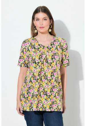 - T-shirt z nadrukiem