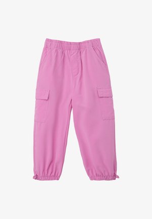 Różowe spodnie cargo z elastycznym paskiem w talii, dwiema bocznymi kieszeniami i dwiema kieszeniami na udach. Rękawy są zebrane, co zapewnia zwężony krój. Lekki materiał.