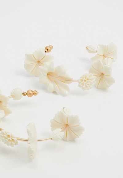 Cult Gaia EARRING - Korvakorut - white