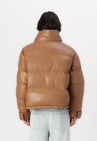 LOW LIGHTS STUDIOS® ORION PUFFER JACKET UNISEX - Winter jacket - brown
