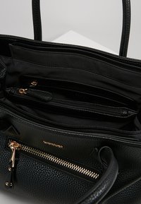 L.CREDI MAXIMA - Borsa a mano - black