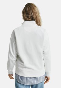 Thumbnail Image 3
