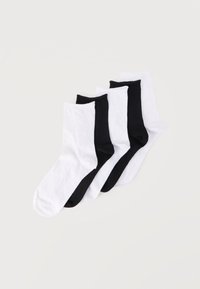 Επιλέχθηκε, black/white