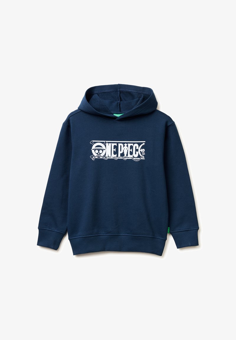 Sudadera con capucha azul marino con el logo blanco de "One Piece" que presenta una calavera pirata con un sombrero de paja y huesos cruzados en el pecho.