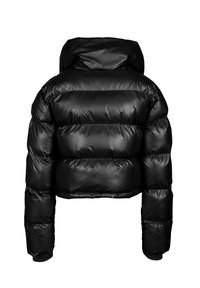 Sort cropped pufferjakke med en skinnende, glat tekstur. Har en høj krave og puffy, voluminøse ærmer med ribbede manchetter.