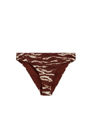 Rudos spalvos bikini apačia su smėlio spalvos abstrakčiomis zebros dryželėmis ir atlenkiamu juosmeniu, išdėstyta ant balto fono.