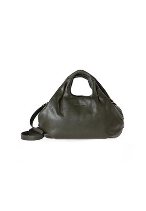 Dunkelgrünene Lederhandtasche mit einer weichen, strukturierten Oberfläche, ausgestattet mit einem zentralen Ausschnittgriff und einem abnehmbaren Schultergurt.