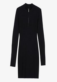 Abito nero a coste con scollo alto, maniche lunghe e chiusura a mezza zip sul davanti. Texture liscia e design aderente.
