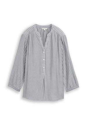 Szara bluzka z długim rękawem z pionowymi białymi paskami, zapinana z przodu na guziki, z okrągłym kołnierzem, rozłożona na płasko na białym tle.