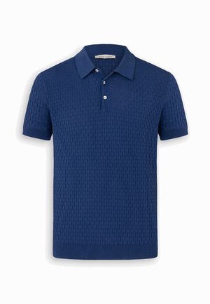 Granatowa koszulka polo z krótkim rękawem, o fakturowanym wzorze dzianiny, z dwoma guzikami, kołnierzykiem oraz ściągaczami na rękawach i dole.