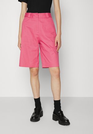 NORA - Short - honeysuckle