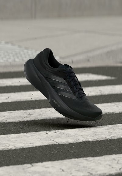 adidas Performance SUPERNOVA RISE 3