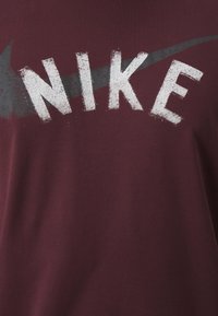 Nike Performance TEE - Μπλούζα με μακριά μανίκια - burgundy crush