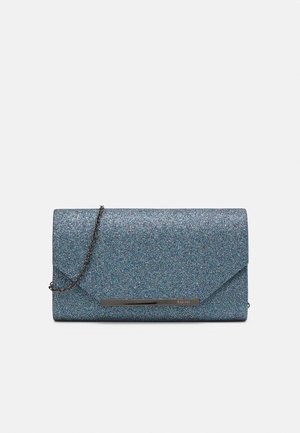 Lille rektangulær blå glitter clutch taske med en metal kæde stropp og en metal stang detalje på frontklappen.