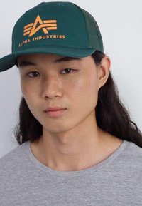 Alpha Industries BASIC - Sapka - force green