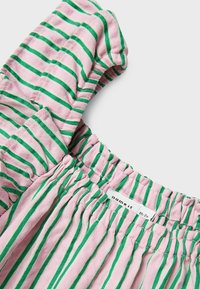 Name it MIT RÜSCHEN AN SCHULTERN - Freizeitkleid - rosa