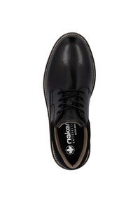 Scarpa in pelle nera con punta rotonda, design con lacci e cuciture visibili. La fodera interna presenta un motivo testurizzato per maggiore comfort.