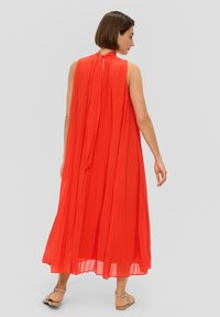 s.Oliver BLACK LABEL Robe de jour - preiselbeere