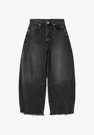 Højttaljede, vidde ben sorte denimjeans med lommer foran og bagpå, knaplukning og rå kanter ved anklerne.