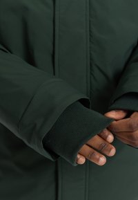 REVOLUTION PADDED TECH  - Winter jacket - darkgreen