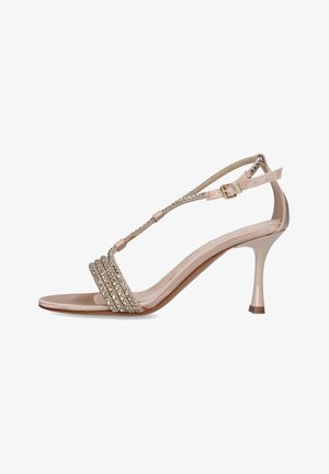 Sandalo con tacco alto in satin rosa con sottili cinturini decorati con brillantini scintillanti e fibbia alla caviglia.