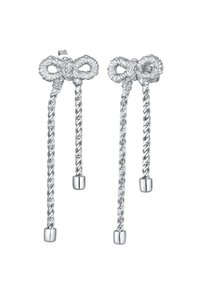 Silberne Dangle-Ohrringe mit einem Design in Form einer gedrehten Seilschleife, zwei hängenden, gedrehten Strängen und zylindrischen Enden. Glatte, metallische Oberfläche.